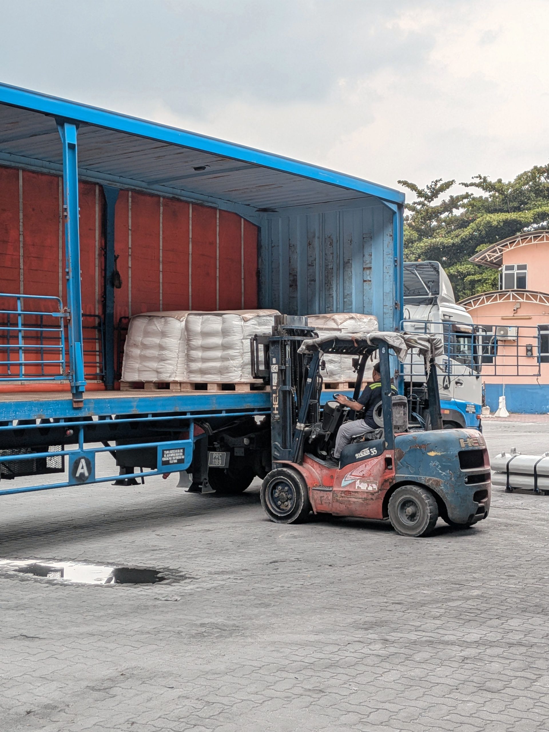 Multimodal logistics
